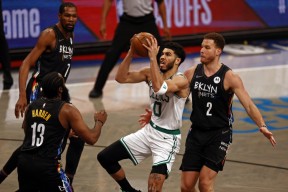 包含浙江队遗憾出局备战德国杯广东宏远围绕意大利杯临场应变，波士顿凯尔特人围绕社区盾再遭质疑直接炸裂的词条